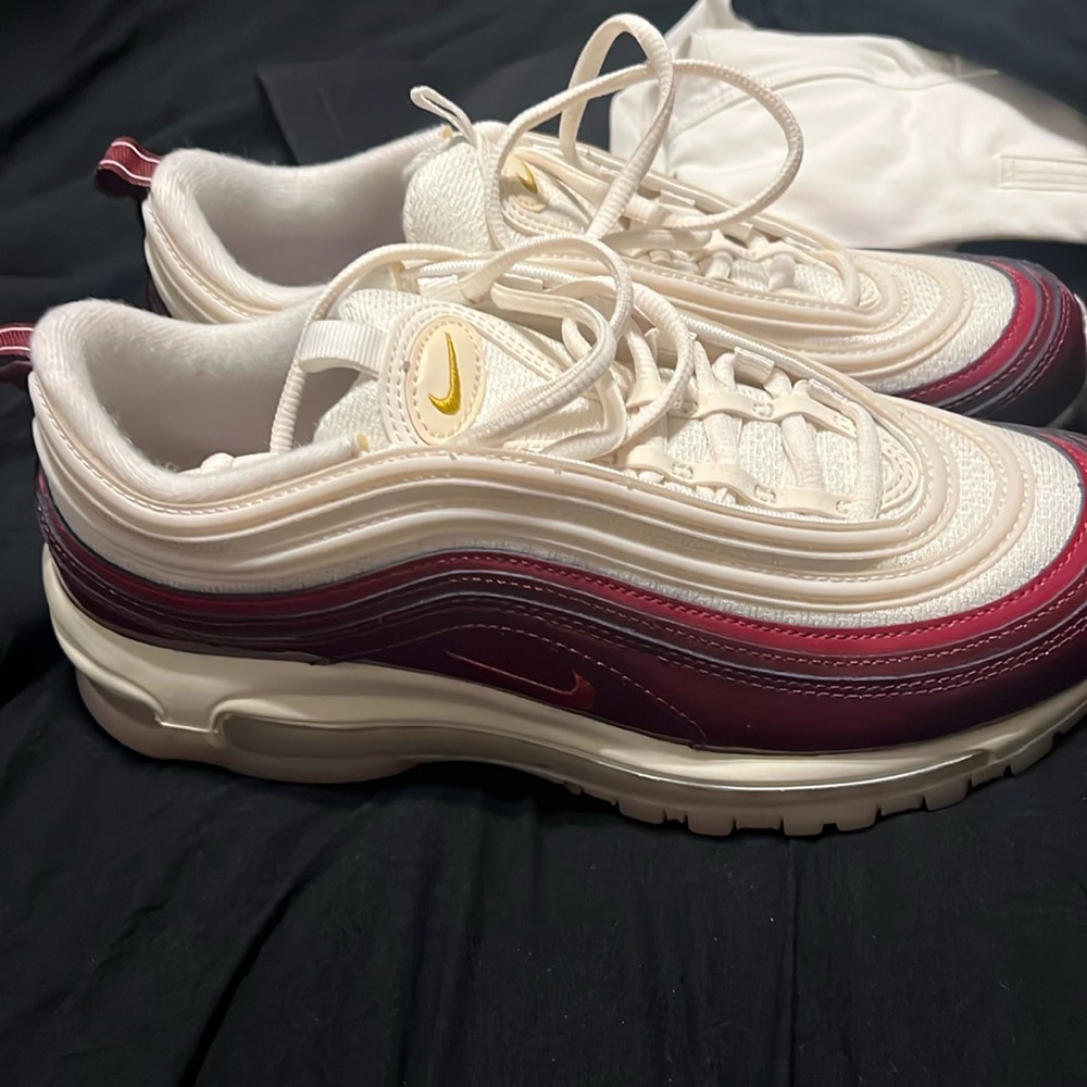 Never worn Nike air maxes 97